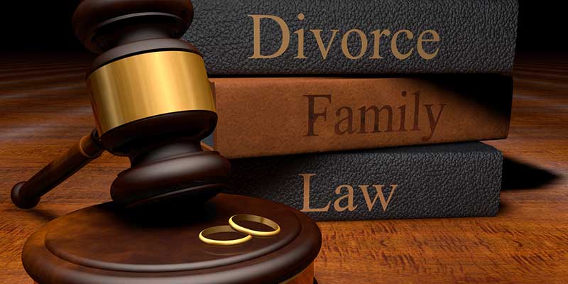 5 Reasons Why You Should Get a Divorce Lawyer to Help You Through the Process