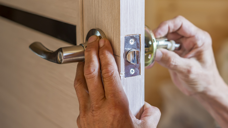 5 Times When You Should Hire Locksmith Services