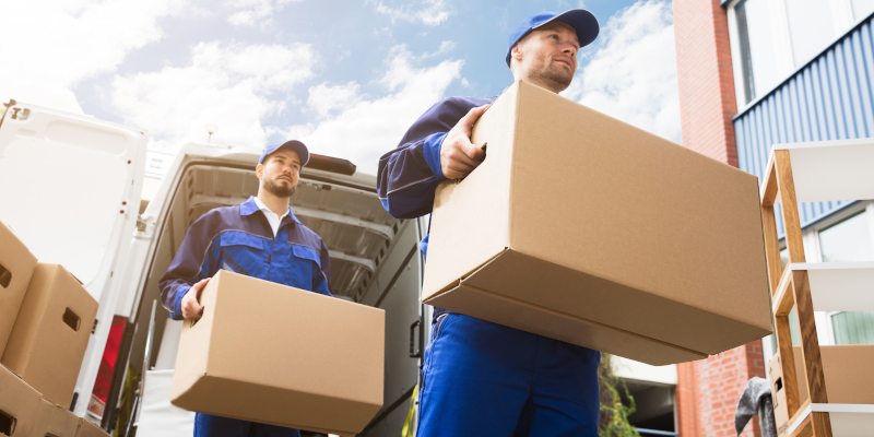 3 Big Reasons to Use Moving Services Rather Than Hiring Friends to Move 